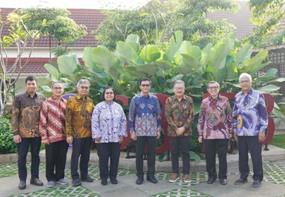 Gambar 3. Foto Bersama Dirjen DIKTI, Pengurus Inti APMMI dan Pimpinan SB IPB